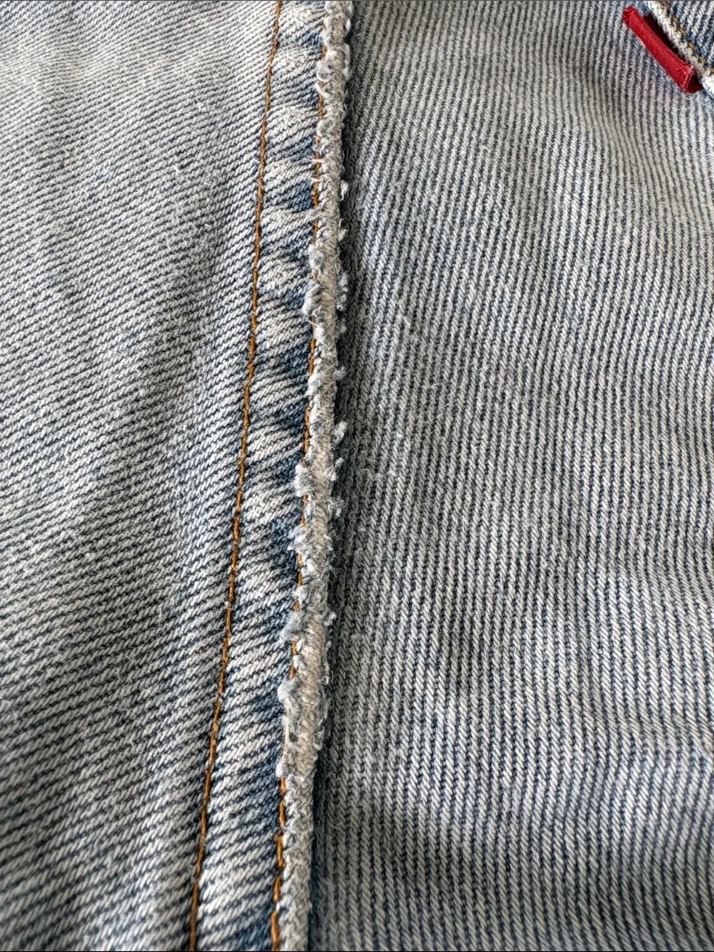 VTG 1989 Levi's 560 Loose Fit Tapered Jeans 34x30 Blank Tab Made in USA Thrashed